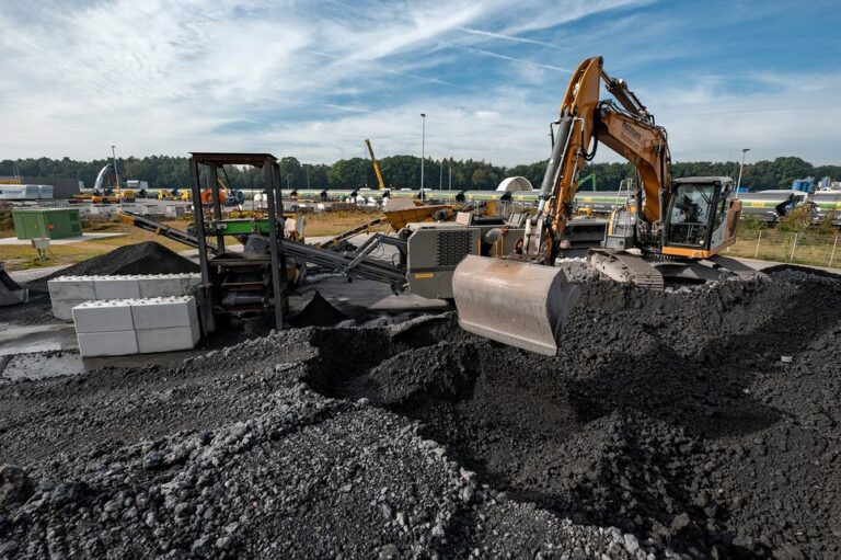 Georgsmarienhütte GmbH processes steelwork slag at its own slag yard in Spelle